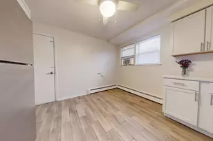 2402 N 76th Ct, Elmwood Park, IL 60707 - Photo 11