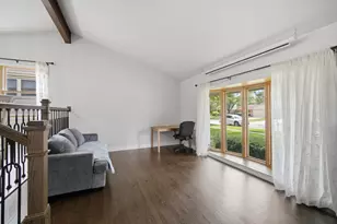 3115 N Stratford Rd, Arlington Heights, IL 60004 - Photo 3