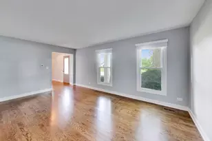 3780 Bordeaux Dr, Hoffman Estates, IL 60192 - Photo 7