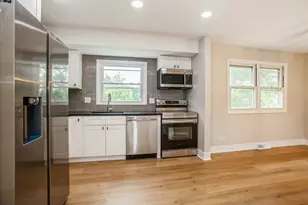 1401 Volkamer Trail, Elk Grove Village, IL 60007 - Photo 7