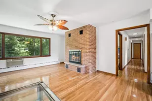1225 Oakdale Dr, Elgin, IL 60123 - Photo 11