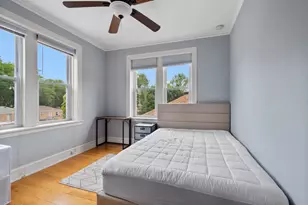 2732 W Greenleaf Ave, Chicago, IL 60645 - Photo 11