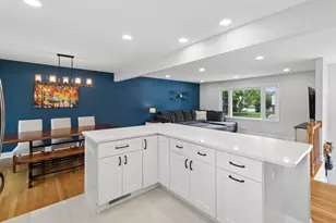1111 N Greenfield Ln, Mount Prospect, IL 60056 - Photo 3