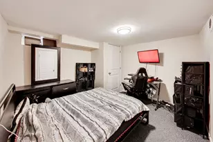 6751 S St Lawrence Ave, Chicago, IL 60637 - Photo 19