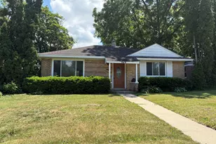649 E Rockland Rd, Libertyville, IL 60048 - Photo 1