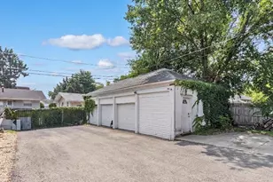 408 Campbell St, Joliet, IL 60435 - Photo 25