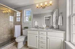 3249 Coral Ln, Glenview, IL 60026 - Photo 19
