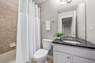 3249 Coral Ln, Glenview, IL 60026 - Photo 23