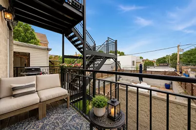 2062 N Leavitt Street #2, Chicago, IL 60647 - Photo 19