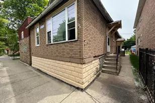 127 E 107th St, Chicago, IL 60628 - Photo 3