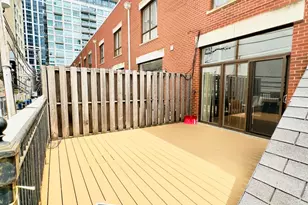 1346 S Indiana Pkwy, Chicago, IL 60605 - Photo 7