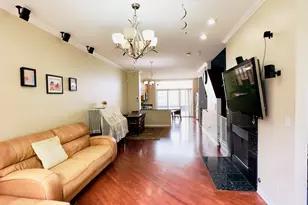 1346 S Indiana Pkwy, Chicago, IL 60605 - Photo 3