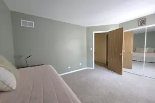 727 Shady Oaks Ct, Elgin, IL 60120 - Photo 19