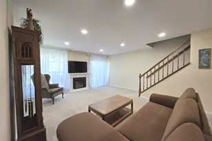 727 Shady Oaks Ct, Elgin, IL 60120 - Photo 7