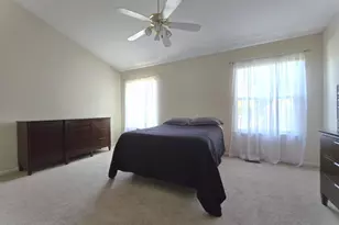 727 Shady Oaks Ct, Elgin, IL 60120 - Photo 11