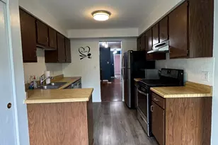 871 Cross Creek Ct, Roselle, IL 60172 - Photo 7