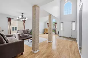 154 Augusta Dr, Streamwood, IL 60107 - Photo 5