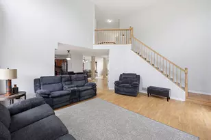 154 Augusta Dr, Streamwood, IL 60107 - Photo 13