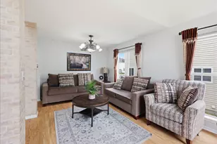 154 Augusta Dr, Streamwood, IL 60107 - Photo 9