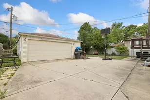 356 W Park Ave, Addison, IL 60101 - Photo 23