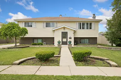356 W Park Avenue, Addison, IL 60101 - Photo 1