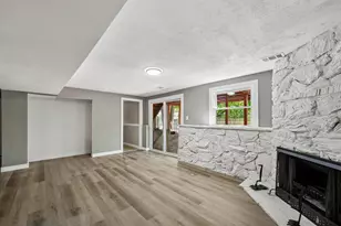 21601 Jeffrey Ave, Sauk Village, IL 60411 - Photo 15