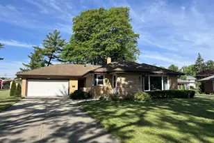 1431 E Emmerson Ln, Mount Prospect, IL 60056 - Photo 3