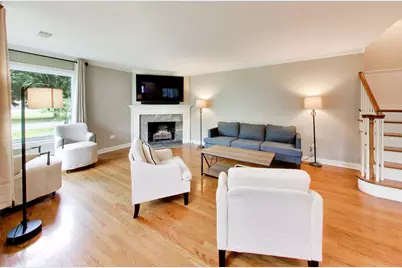 1311 E Woodford Place, Arlington Heights, IL 60004 - Photo 3