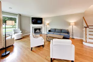 1311 E Woodford Pl, Arlington Heights, IL 60004 - Photo 3