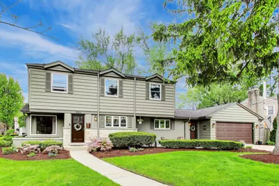 1311 E Woodford Place, Arlington Heights, IL 60004 - Photo 1