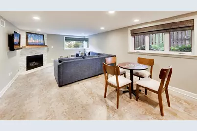 1311 E Woodford Place, Arlington Heights, IL 60004 - Photo 11