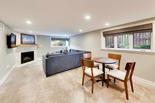 1311 E Woodford Pl, Arlington Heights, IL 60004 - Photo 11