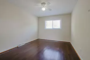 9249 Barberry Ln, Des Plaines, IL 60016 - Photo 29