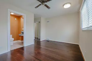 9249 Barberry Ln, Des Plaines, IL 60016 - Photo 23