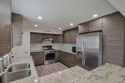 9249 Barberry Lane, Des Plaines, IL 60016 - Photo 11