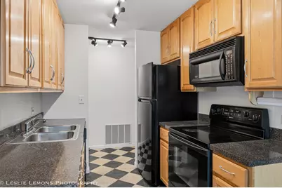 1833 Four Lakes Avenue #3M, Lisle, IL 60532 - Photo 7
