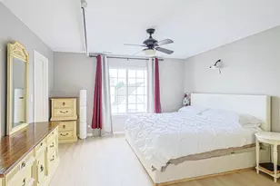 2425 Daybreak Ct, Elgin, IL 60123 - Photo 9