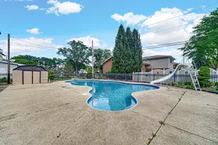 495 E Park Manor Ct, Elmhurst, IL 60126 - Photo 27