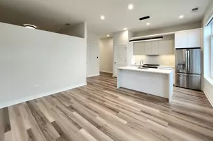 1348 W Roscoe St, Chicago, IL 60657 - Photo 5