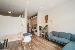 1348 W Roscoe St, Chicago, IL 60657 - Photo 3
