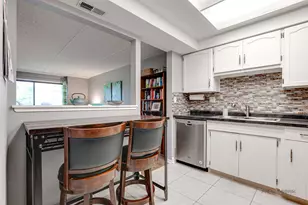 917 Vose Dr, Gurnee, IL 60031 - Photo 9