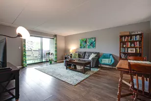 917 Vose Dr, Gurnee, IL 60031 - Photo 5