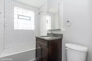 6515 N Seeley Ave, Chicago, IL 60645 - Photo 9