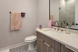 1348 W Roscoe St, Chicago, IL 60657 - Photo 13