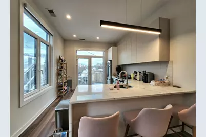 1348 W Roscoe Street #401, Chicago, IL 60657 - Photo 3