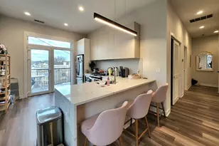 1348 W Roscoe St, Chicago, IL 60657 - Photo 5