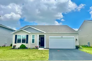 1074 Chestnut Dr, Pingree Grove, IL 60140 - Photo 1