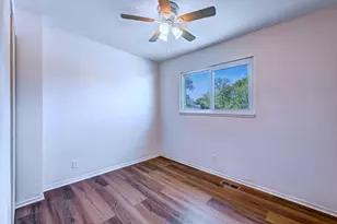 200 Hampdon Ct, Bolingbrook, IL 60440 - Photo 13
