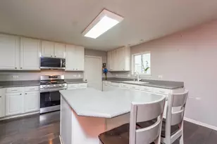 340 Kennedy Dr, Antioch, IL 60002 - Photo 11