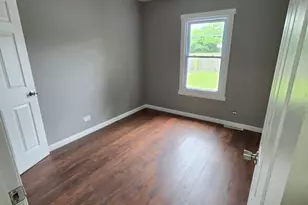 1408 Barberry Ln, Round Lake Beach, IL 60073 - Photo 9